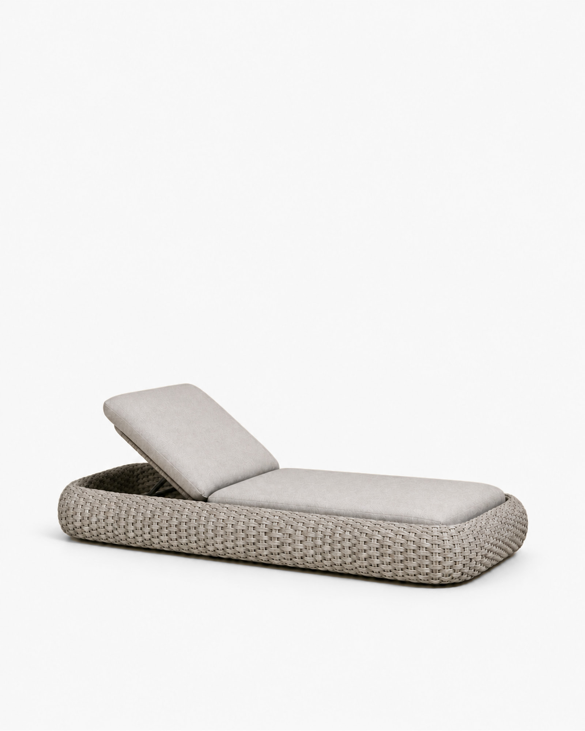 Sabbia Sun Lounger — studio view